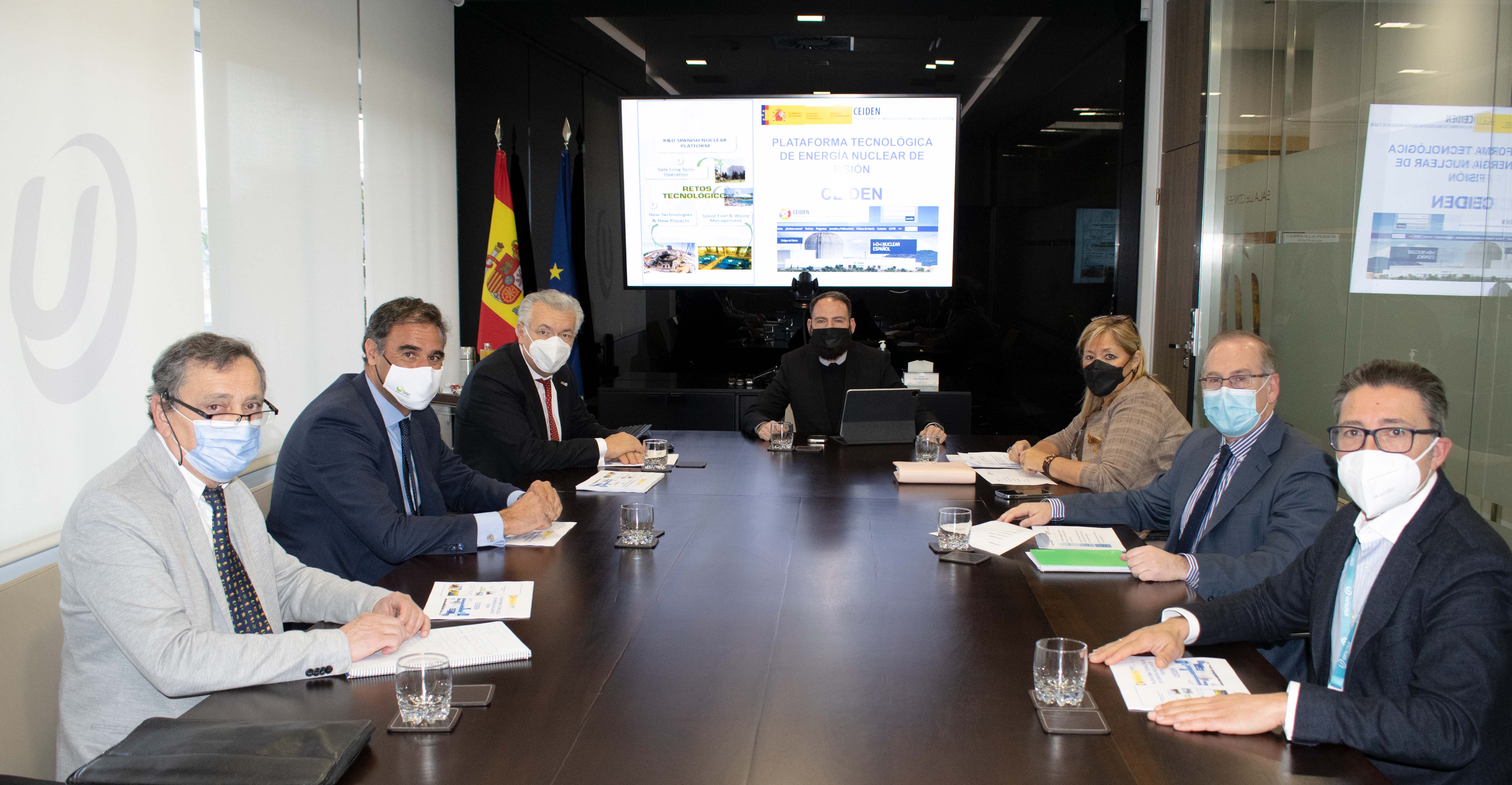 participantes en la reunion entre el csn y el presidente de enusa mariano moreno