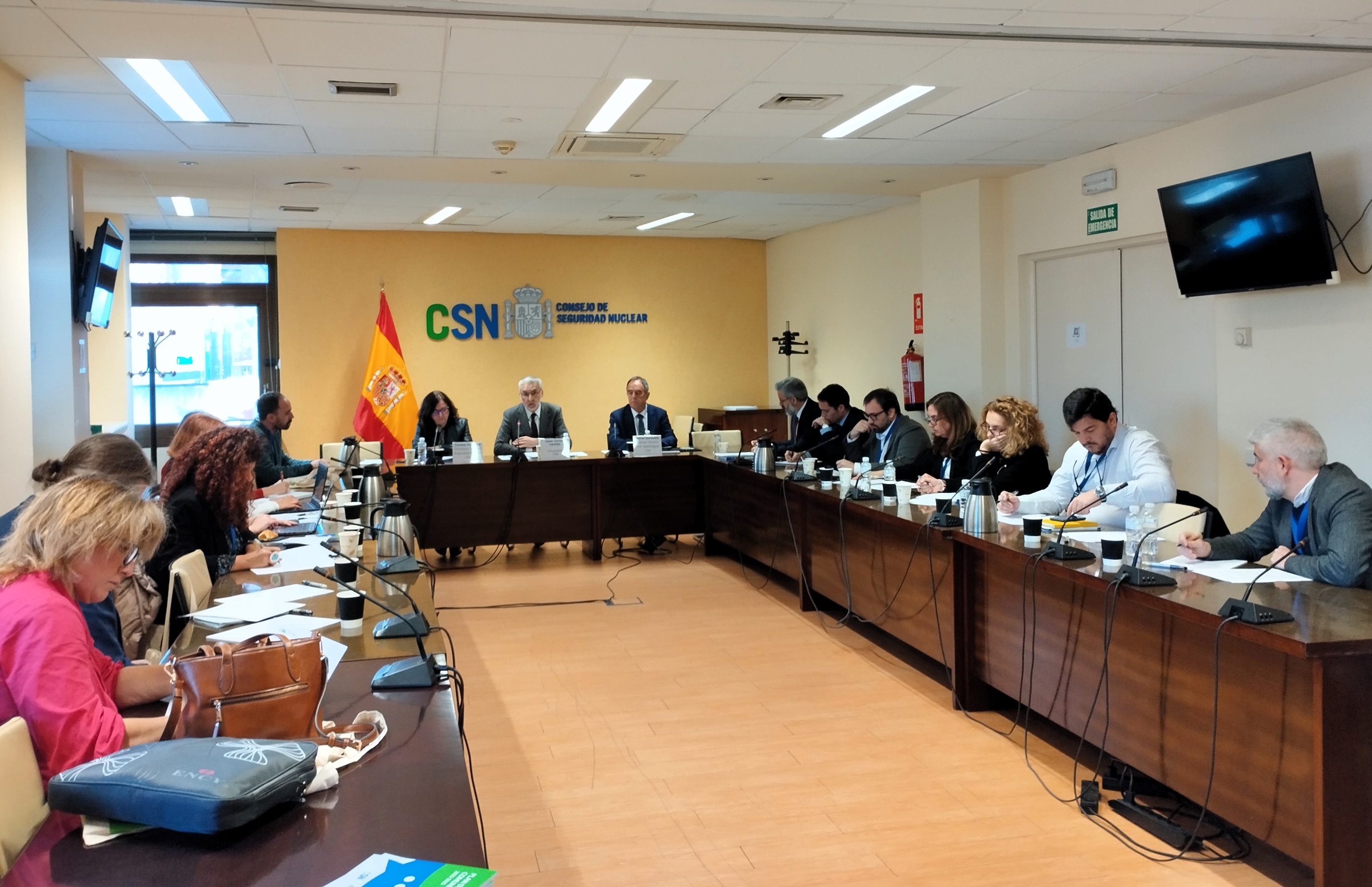 imagen del desayuno del presidente del consejo de seguridad nuclear con periodistas