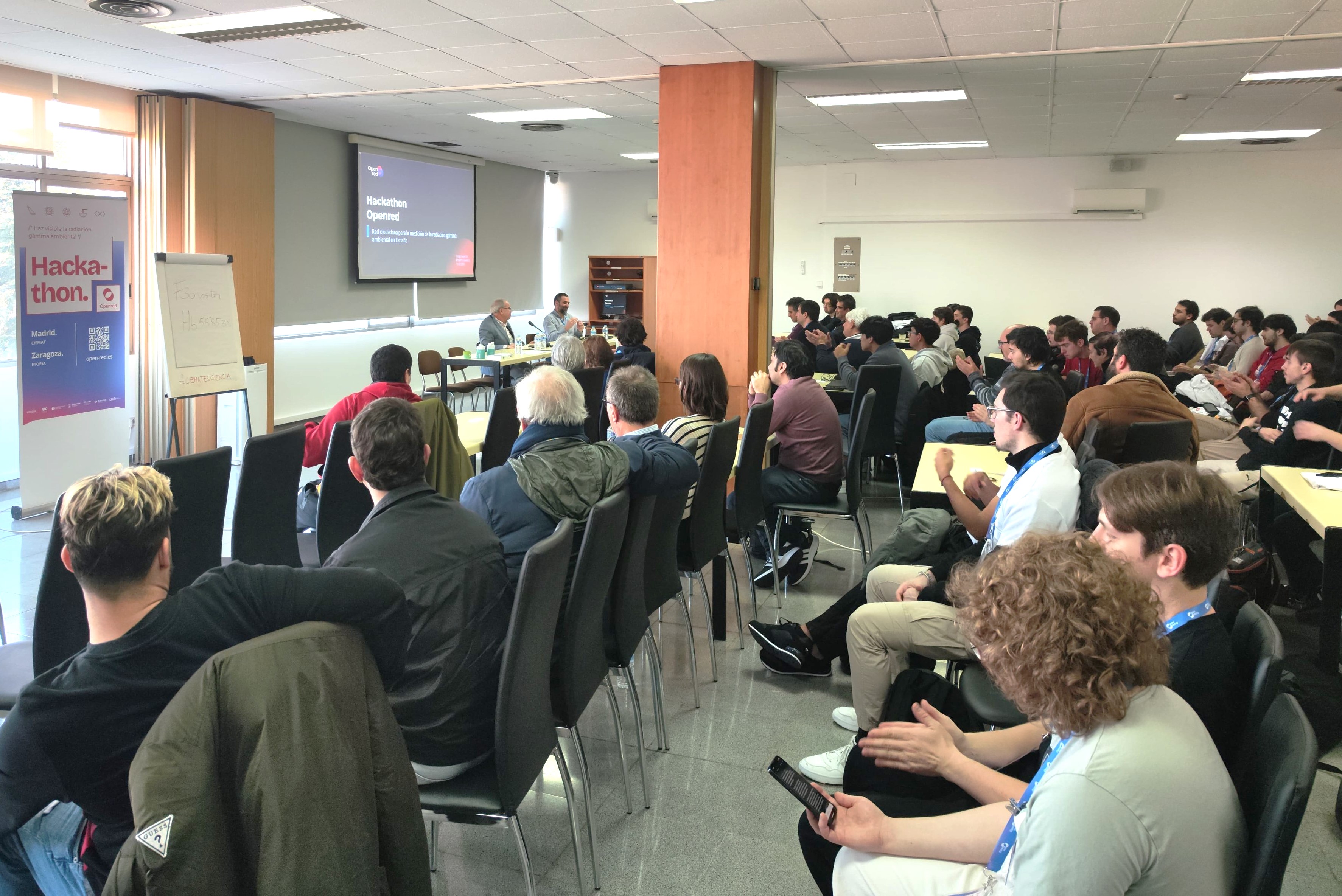 El CSN colabora en el hackathon de OpenRed para impulsar la creación de una red ciudadana de medición de radiación gamma