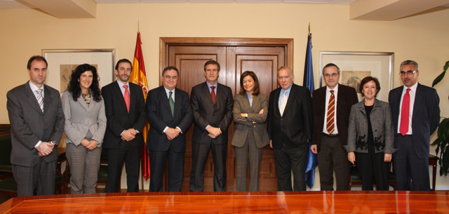 Firma de la revisión del acuerdo de encomienda entre el CSN y el Gobierno Vasco